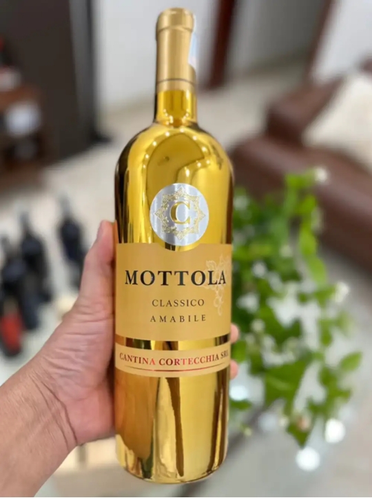Vang Ngọt Ý Mottola Vincenzo Vàng 10° (Chai) 750ml