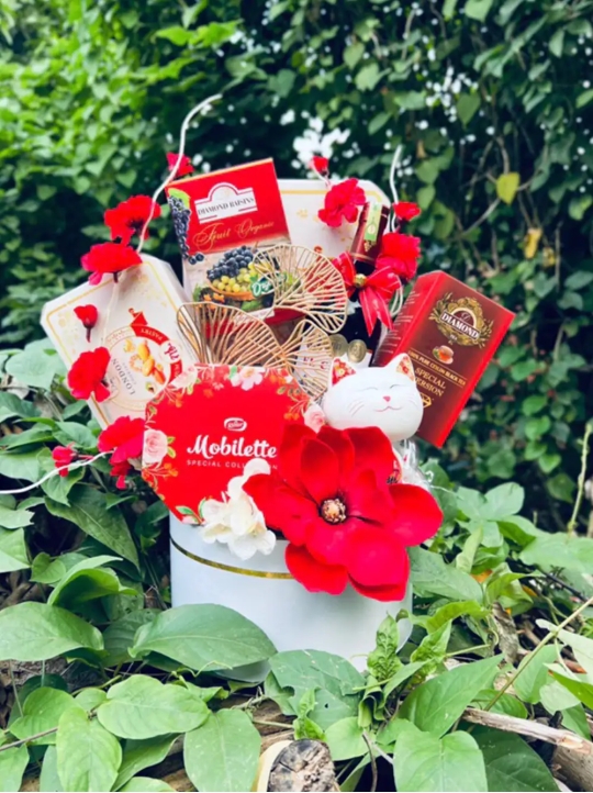 Set Quà Tông Trắng Đỏ Sang Trọng